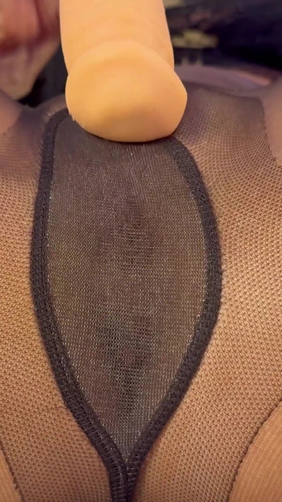 Külotlu çorapla azdırma sakso ve tabanlara boşalma ile bitiyor