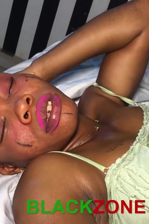 Bu Afrikalı bayan beni çok iyi sikiyor, bana çok iyi bin, kovboy kız, ters kovboy kız ve daha fazlası