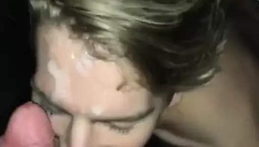 Yüz bakımı için ona ihtiyacı var