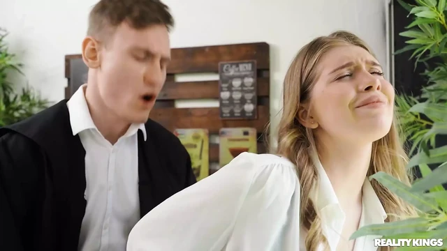 Üniversite mezuniyeti anal - reality kings