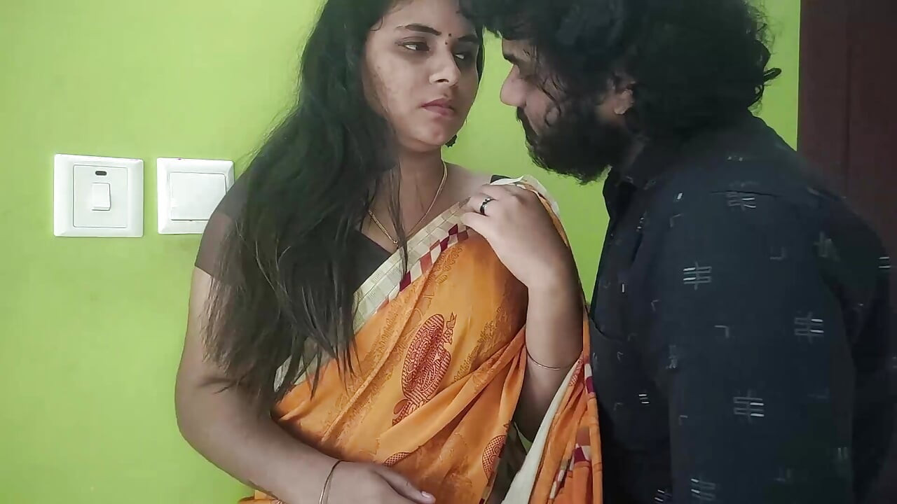 Vaishnavy ve Sharun Raj uzun dudak kilidi bölüm 4, Mallu çift ateşli dudak kilidi, sari içinde dudak kilidi, ateşli dudak kilidi ile sari romantizmi