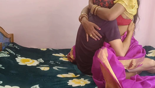 Ateşli desi mallu yenge dever sari ile yatakta romantizm öpüşüyor mutlaka izlemelisiniz