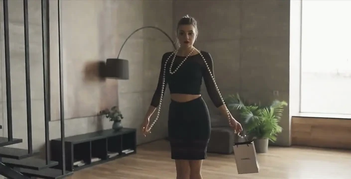 Sanktor - doğal memeli uzun boylu orta yaşlı seksi kadın azdırıyor