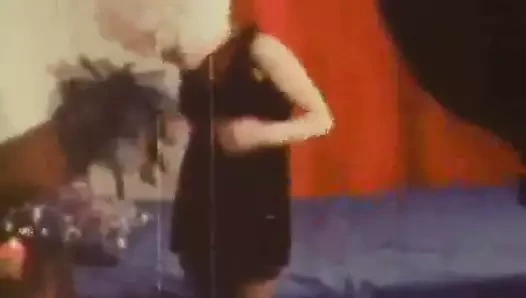 Oğlan kızla tanışır, sonra oğlan kızı döver