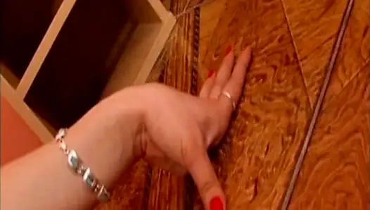 Omg! Kırmızı Elbiseli Büyük Memeli Esmer Adam Tarafından Yatak Odasında Kullanılıyor - BDSM Deutschland