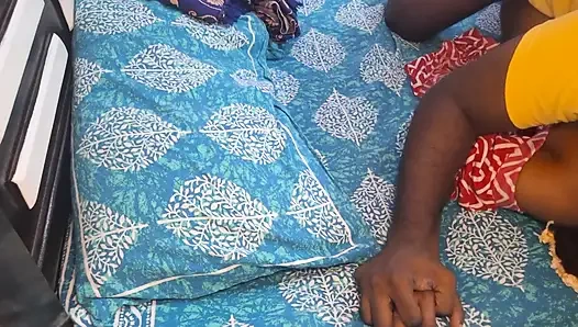 Ac Tamircisi Evli Orta Yaşlı Seksi Kadına Sikiş Hizmeti Veriyor