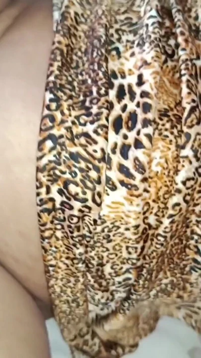 Salu yenge büyük yarakla seks, tam Hintçe video viral | Klip 1