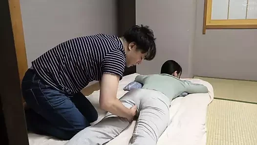 Ona masaj yaparken pantolonumu indiriyorum... - bölüm.3