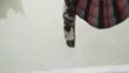 Büyük memeli yenge parmak üzerinde kam