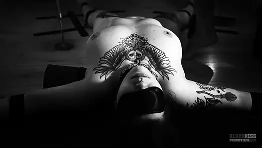 Sin BDSM seansı için bana ateşle güvendi - ağda oyunu