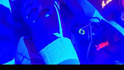 Lisa ve sandra UV ışığı altında sapıklaşıyor