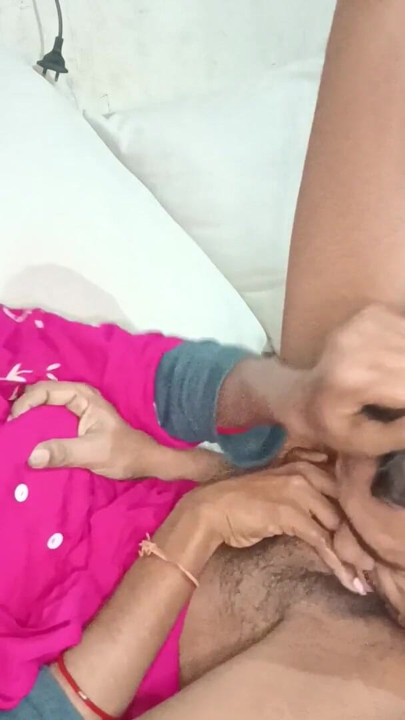 Yeni seksi ateşli evli kadın yatak odamda sikişiyor sert sikiş videosu | Klip 1