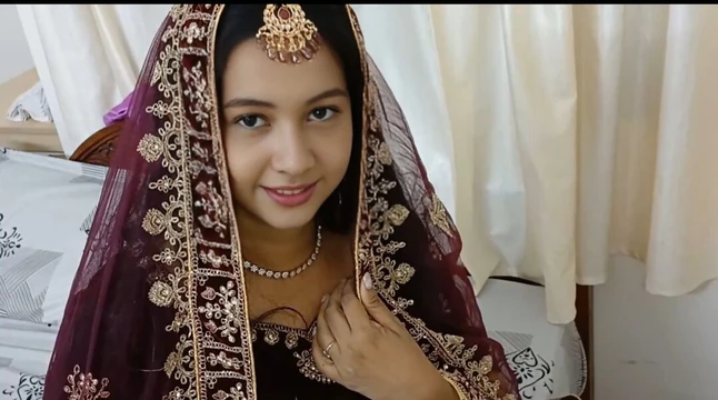 СЕКС МОЛОДОЖЕНОЙ ДЕЗИ ПАРЫ В ПЕРВУЮ НОЧЬ