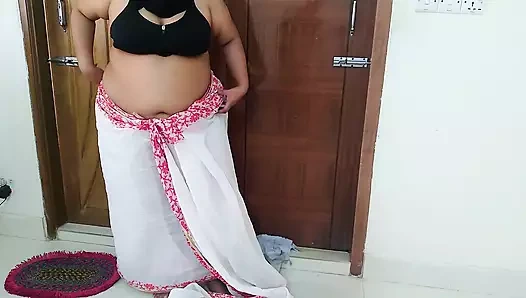 Desi Sexy Friend's Milf was cleaning the house when neighbor boy saw her and fucked - Rajasthani Homemade Sex