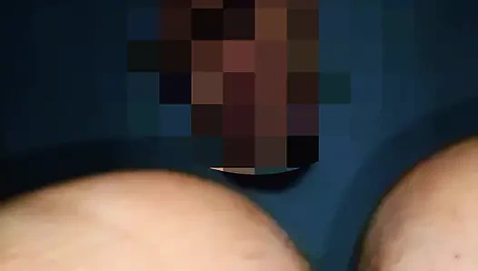 O sorar, ben veririm. İnliyor, amını sert sikiyorum.