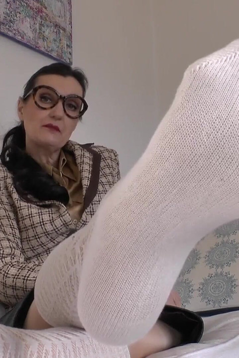 Noel Baba gelmeden önce ucuz ayaklarımı kokla! Lady Victoria Valente