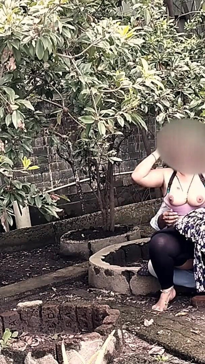 Mangal Padosan, baldızıyla birlikte ormanda. | Klip 1