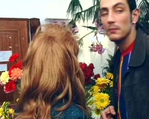 Olgun Alman sürtük genç adam tarafından sikiliyor