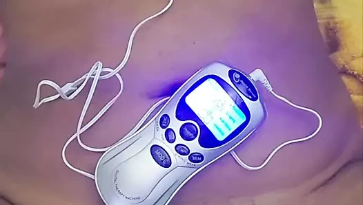 Göğüslerimi ve amcığımı sikiyorum