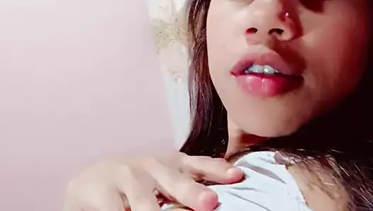 Gül deliğimi parmaklıyorum ve klitorisimi ovuyorum 4u babam ben hazırım evet