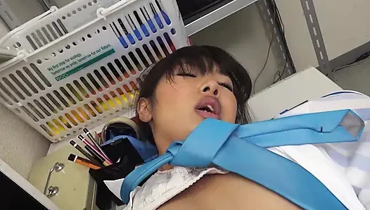 Japanische verkäuferinnen szene-1_beautiful japanerin Mayuka Momota fickt im Lagerhaus des Ladens