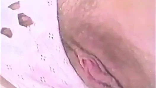 Kirli sarışın birden fazla dildoyla meşgul
