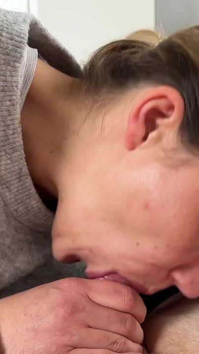 "Garip yaraklardan bahsettiğimde, her zaman sert boşalıyor!"