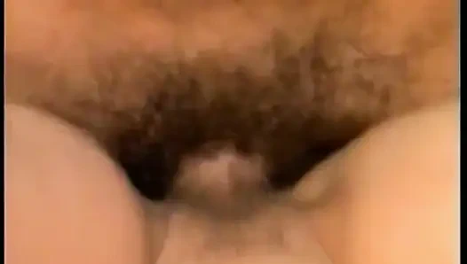 Büyük memeli esmer kadın klasik üçlü grup sekste sikiliyor ve ağzı boşalıyor