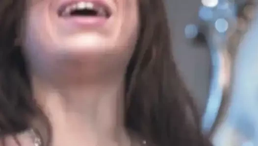 Isabel ay ve erkek arkadaşı xander corvus gece yarısı kadrosunda