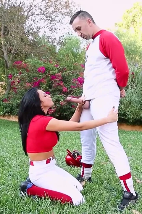 Brazzers - beyzbol oynuyor ve sonra bu ateşli hatun vücudumu devralıyor