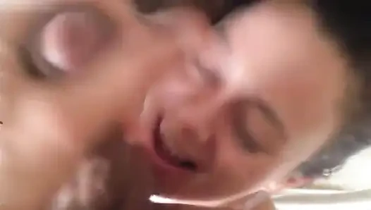 Edepsiz konuşma, şaplak, sikişme ve oral seks, elbise, külot ve tanga