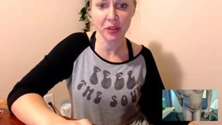 Amerikalı model Hintli adama gülüyor