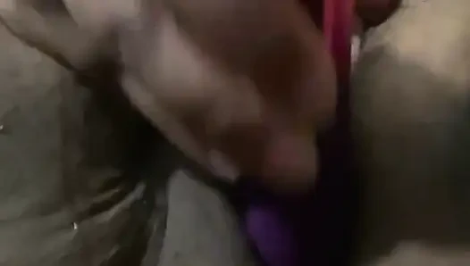 Vibratörle amımı uyarıyorum yoğun fışkırtma orgazmları