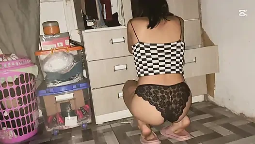 Kız arkadaşım onun sertken inliyor ve benimle edepsizce konuşuyor - ingilizce altyazılı