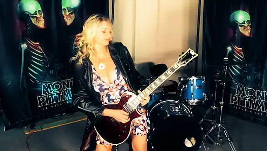 Komik! milf vicky, madonna'nın gitaristinden gitar öğreniyor!