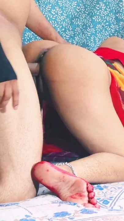 Hintli desi Azgın bhabhi saree içinde sert sekse muhtaç | Bölüm 2