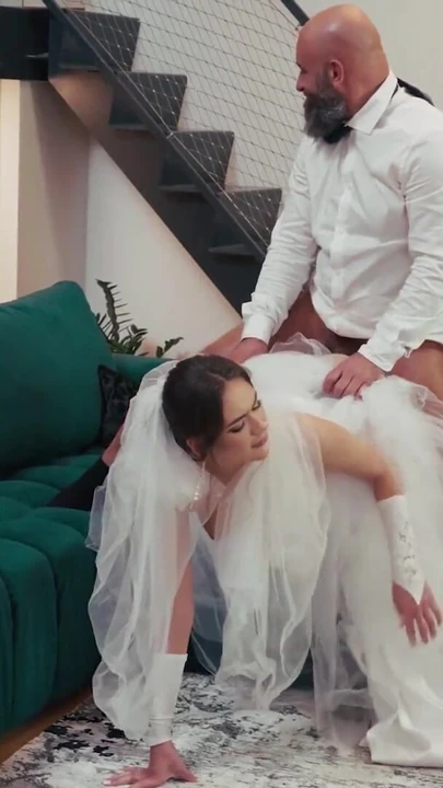 BRIDE4K. Sonunda düğünümde sikildim | Klip 2