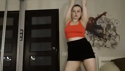 Kırmızı tangalı seksi iri güzel kadın