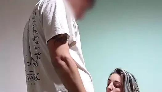 Gerçek amatör. Dinlenmeden önce sakso. derin gırtlak