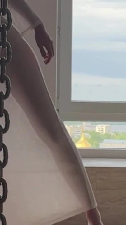 Seksi temizlikçi kadın - evi temizle - mükemmel şeffaf elbise | Klip 1