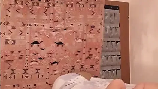 Büyükannenin Iyi Bir Sevişmeye Ihtiyacı Var!