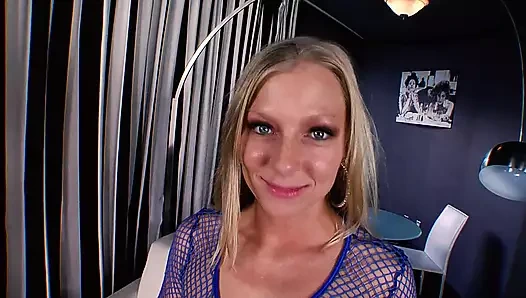 Britney Brooks bir yarağı nasıl memnun etmeyi biliyor