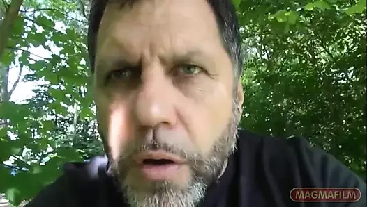 Sevimli redhaed Eva Berger götüne sokuyor