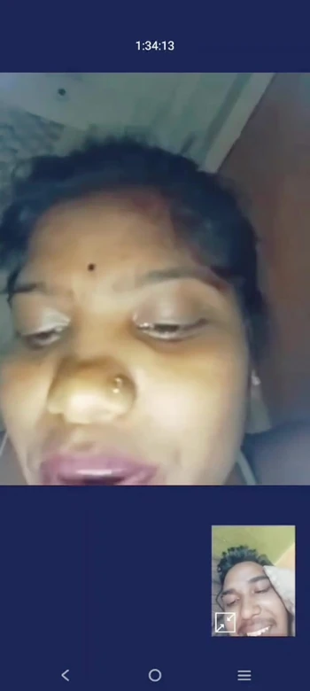 Горячая сексуальная жена трахается по видеозвонку с бойфрендом