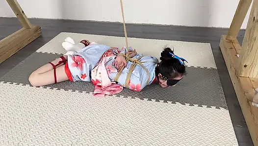 Güneşli bir günde kimono giymenin doruk versiyonu