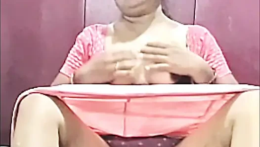 HINTLI KıZ SARI SOYUNUYOR