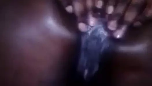 Abanoz köle kıçını yayar.