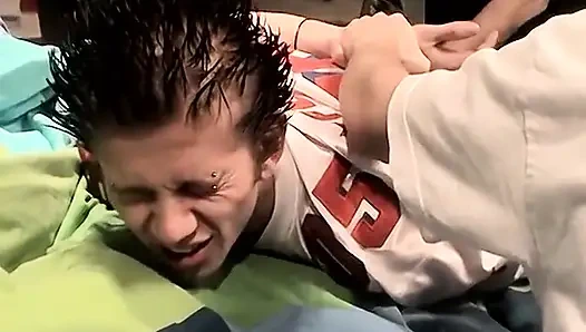 Kelly sert dövüyor