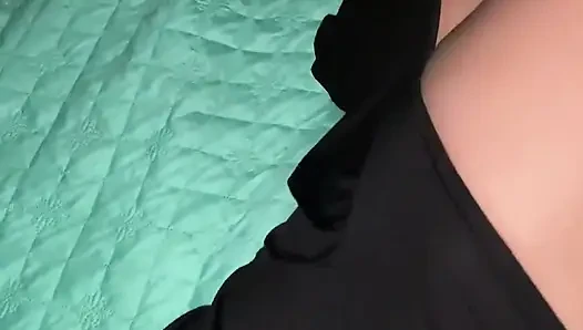 Мой сводный брат трахает меня, пока я отдыхаю
