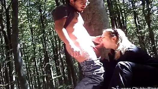 Sadece uyandırmak için İtalya'da bir ağaca karşı açık havada sevişmek